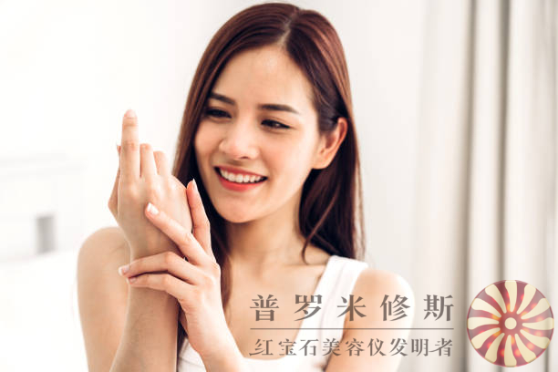 淡纹美容仪：轻松护理，让你拥有光滑细腻肌肤！