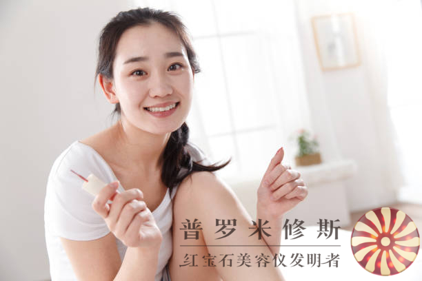 抗初老美容仪：低价高效，让你拥有年轻紧致肌肤！