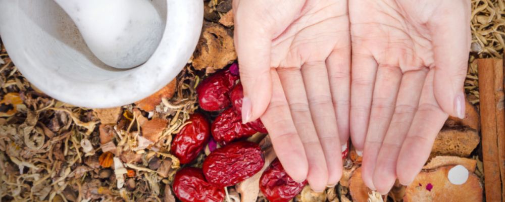 轻松祛痘印：薏米蜂蜜粥，让你拥有完美肌肤！