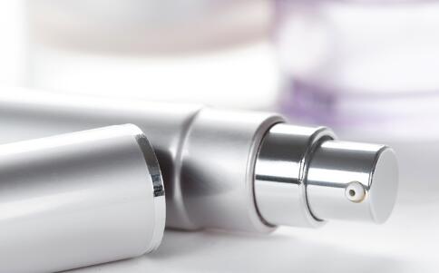 跟着祛痘秘笈，轻松迈向完美肌肤！