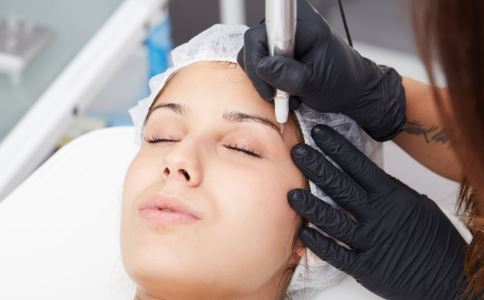 祛痘别闯这6大洗脸误区