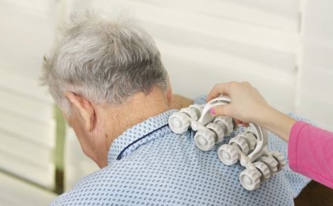 60岁老年人不长皱纹的秘密