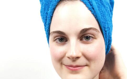 按摩 轻松按掉脸部皱纹