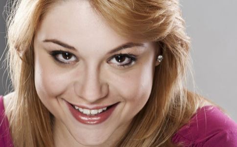 祛除眼部皱纹的3个小妙招