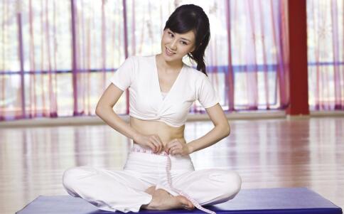 三式瑜伽让你轻松去颈纹