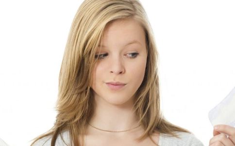 眼部长皱纹的坏习惯