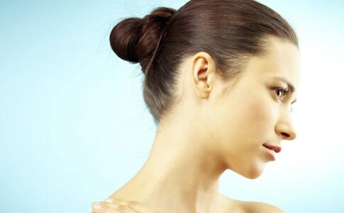 女人这样洗脸才会不长皱纹