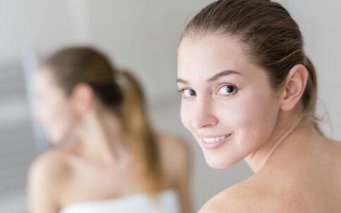 哪些好习惯可消除脸部皱纹