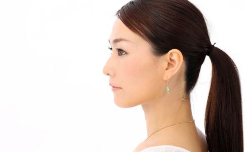 女人身体最先衰老的10个部位